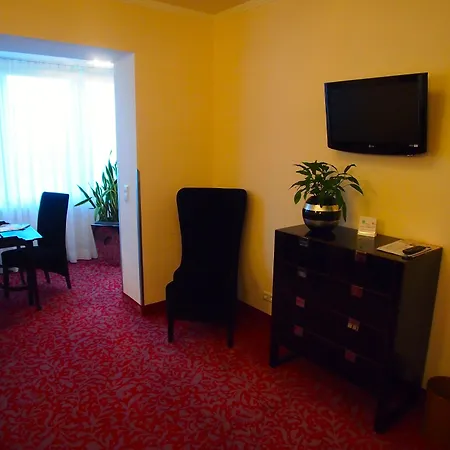 卡拉蒙拓普酒店 3*