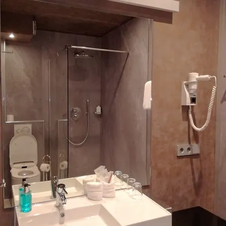 卡拉蒙拓普酒店