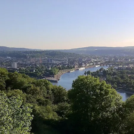 卡拉蒙拓普酒店 3*